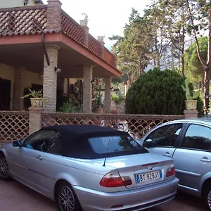 https://villa-la-spada.taorminaitalyhotels.com